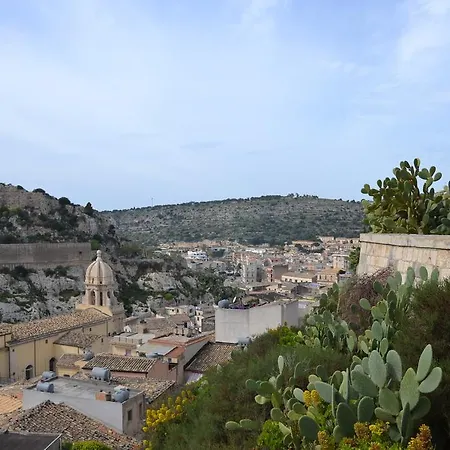 Sanbartolomeo Casa & Putia شيكلي