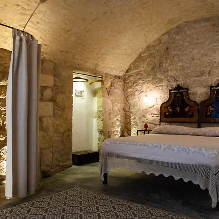 Sanbartolomeo Casa & Putia 4*